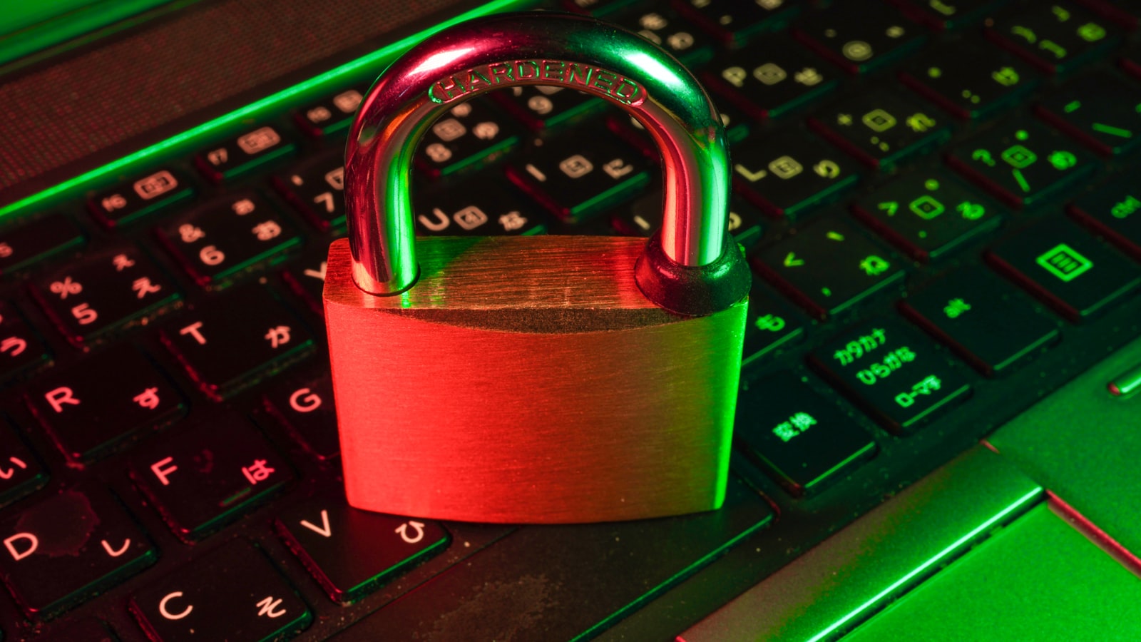 Cadenas posé sur un clavier, sécurité des données